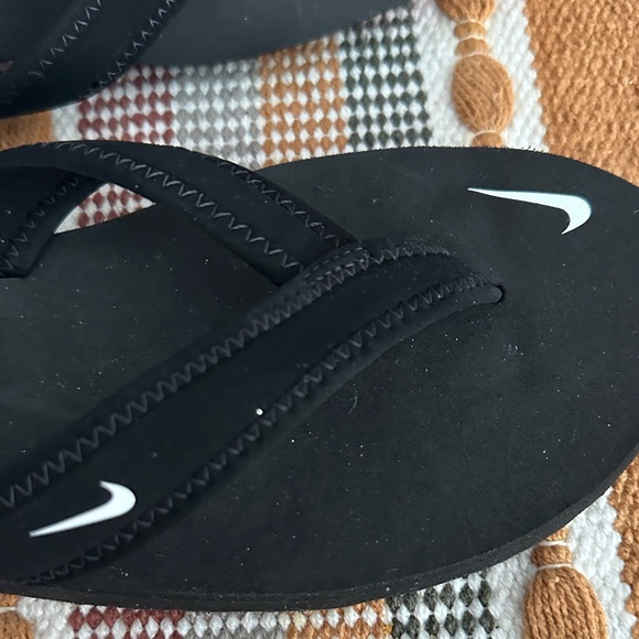 Nike Black Sandals - Picture 5 of 6